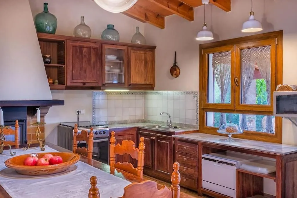 Дом отдыха Finca Ca'N Tomeu. Сес-Салинес